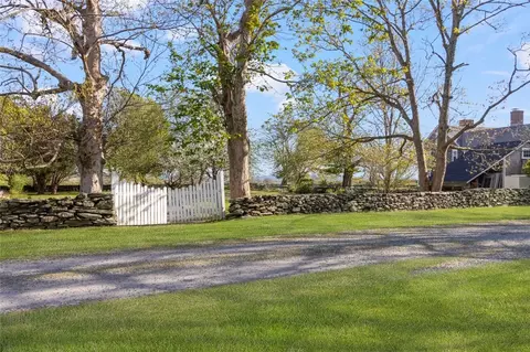 858 Mitchells Ln, Middletown, RI 02842 photo 29