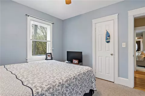 Bedroom - 7 Etta St, Warwick, RI 02889 photo 2 of 8