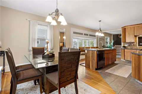 Dining - 7 Etta St, Warwick, RI 02889 photo 1 of 2