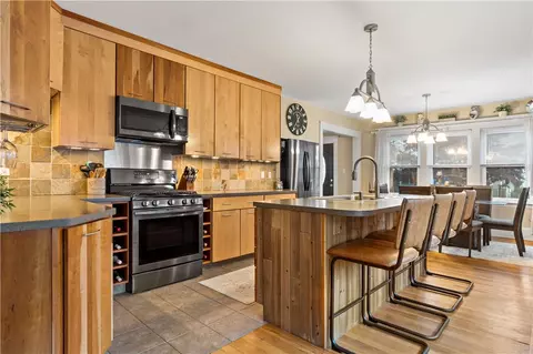Kitchen - 7 Etta St, Warwick, RI 02889 photo 3 of 6
