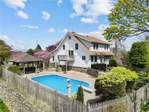 69 Gooseberry Rd, South Kingstown, RI 02879