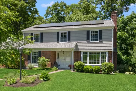 10 Nicholas Dr, Cumberland, RI 02864