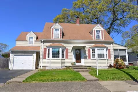 53 Felsmere Ave, Pawtucket, RI 02861