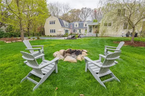 560 Middle Rd, East Greenwich, RI 02818