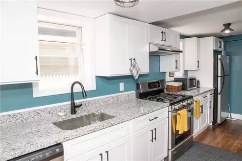 132 Uncas St, Warwick, RI 02889 photo 12