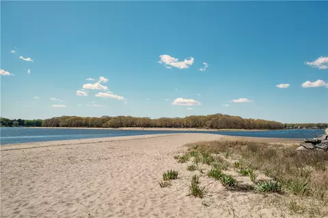 132 Uncas St, Warwick, RI 02889 photo 27