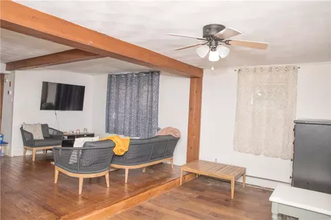 132 Uncas St, Warwick, RI 02889 photo 4