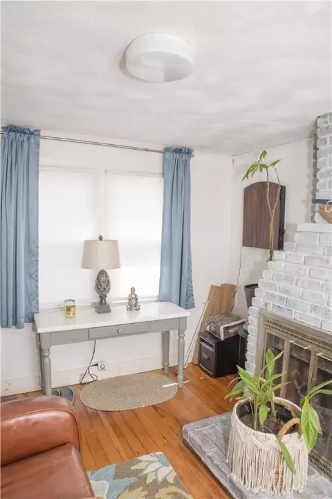 132 Uncas St, Warwick, RI 02889 photo 6