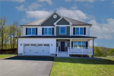 569 Louise St, Woonsocket, RI 02895