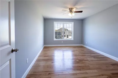 569 Louise St, Woonsocket, RI 02895 photo 23