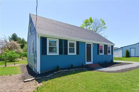 85 Sherwood Ter, Portsmouth, RI 02871