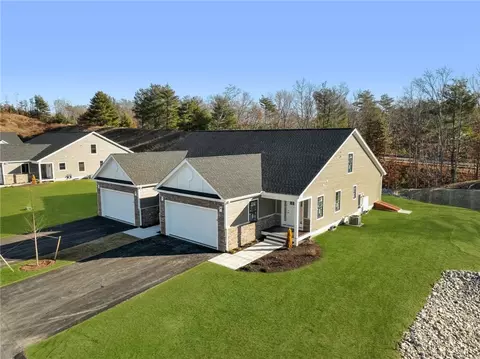 38 Overlook Ln, Glocester, RI 02814 photo 3