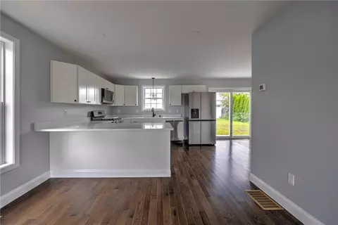 47 Saint Simon St, Woonsocket, RI 02895 photo 3