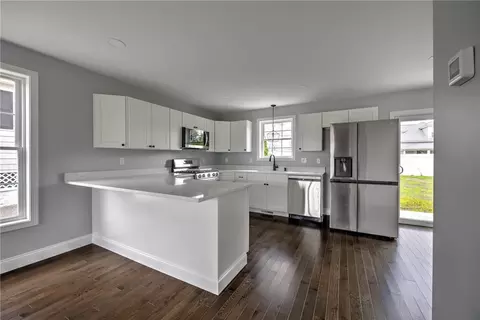 47 Saint Simon St, Woonsocket, RI 02895 photo 4