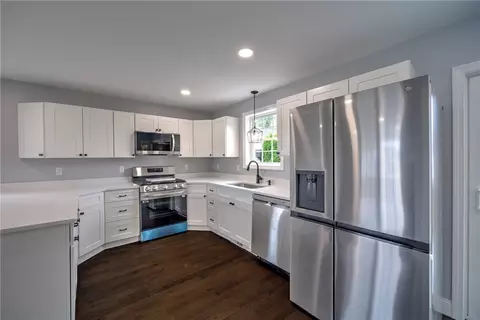 47 Saint Simon St, Woonsocket, RI 02895 photo 5