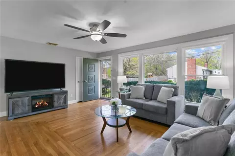 39 Pichette Blvd, Woonsocket, RI 02895 photo 4