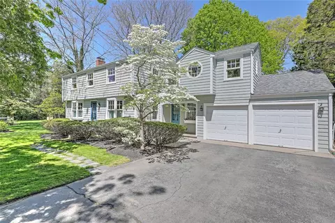 3 Conway Dr, Barrington, RI 02806