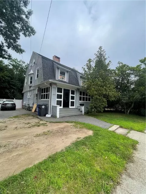 2270 Cranston St, Cranston, RI 02920
