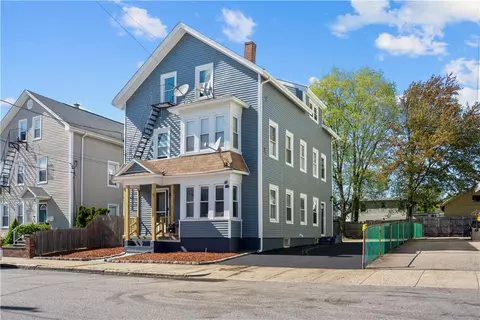 22 Gooding St, Pawtucket, RI 02860