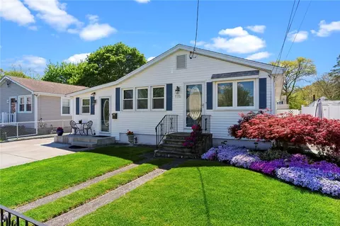 176 Williams St, Cumberland, RI 02864