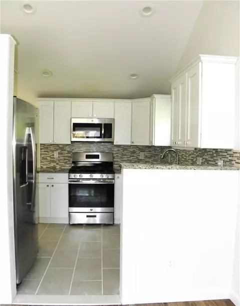 Kitchen - 45 Overview Dr, Coventry, RI 02816 photo 1 of 2