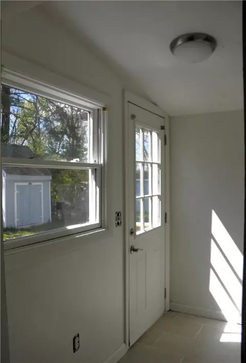 Entry Way - 45 Overview Dr, Coventry, RI 02816 photo 2 of 2