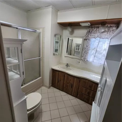 Bath - 11 Hide Away, Coventry, RI 02816 photo 1 of 2