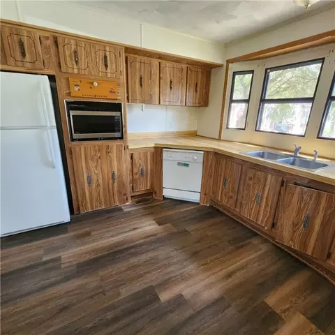 Kitchen - 11 Hide Away, Coventry, RI 02816 photo 3 of 4