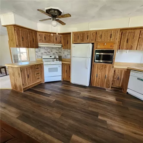 Kitchen - 11 Hide Away, Coventry, RI 02816 photo 2 of 4