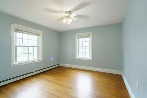 Bedroom - 56 Barber Ave, Warwick, RI 02886 photo 1 of 4