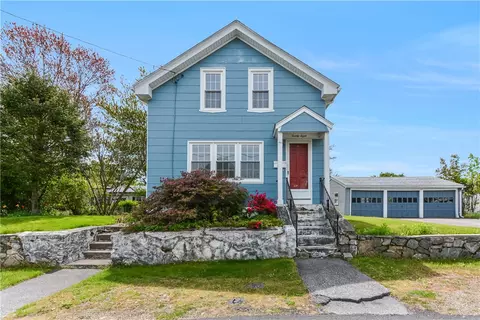 28 Cedar St, Johnston, RI 02919