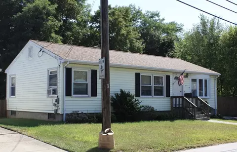 9 Woodcliffe Ave, North Providence, RI 02911