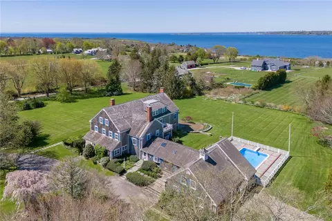301 W Main Rd, Little Compton, RI 02837