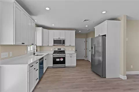 Entry Way - 30 Oliver St, Glocester, RI 02814 photo 4 of 5