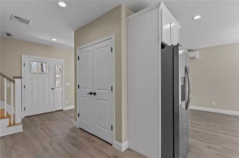 Entry Way - 30 Oliver St, Glocester, RI 02814 photo 2 of 5