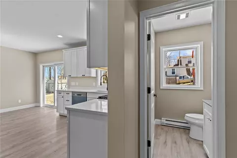Entry Way - 30 Oliver St, Glocester, RI 02814 photo 3 of 5