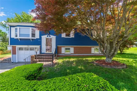 515 South St, Somerset, MA 02726