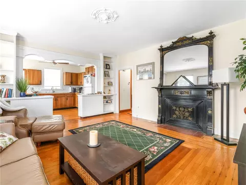 Living - 35 State St, Warren, RI 02885 photo 4 of 6