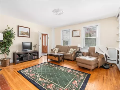 Living - 35 State St, Warren, RI 02885 photo 5 of 6