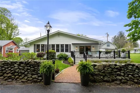 11 Calder Dr, Warren, RI 02885