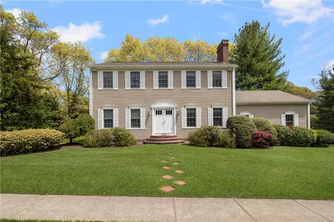 250 Larchwood Dr, Warwick, RI 02886