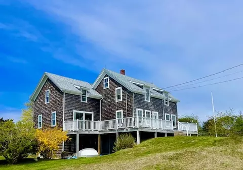 548 Center Rd, Block Island, RI 02807