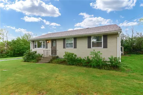 126 Briarwood Ave, Tiverton, RI 02878