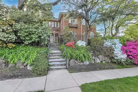 612 Elmgrove Ave, Providence, RI 02906