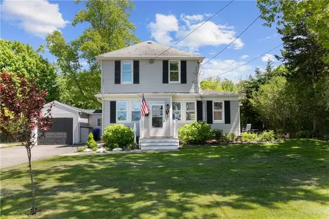 28 Terrace Ave, Tiverton, RI 02878