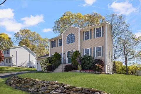 17 Alexander Dr, West Warwick, RI 02893