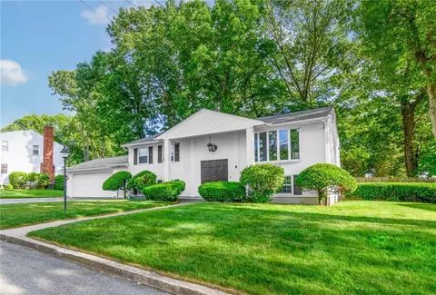 220 Selma St, Cranston, RI 02920