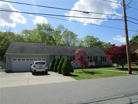 830 Lower River Rd, Lincoln, RI 02865