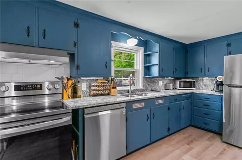 Kitchen - 24 Coolidge Ave, Woonsocket, RI 02895 photo 3 of 5