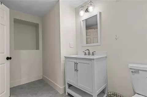 Bath - 24 Coolidge Ave, Woonsocket, RI 02895 photo 4 of 4